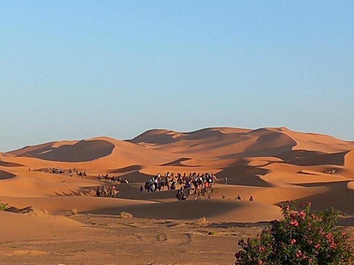 Hotel Etoile Des Dunes เมอร์ซูกา ภายนอก รูปภาพ